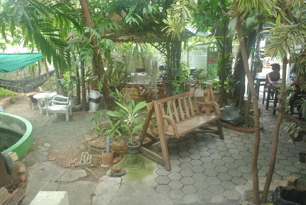 Chok Dee Guesthouse Chiang Mai Exterior photo